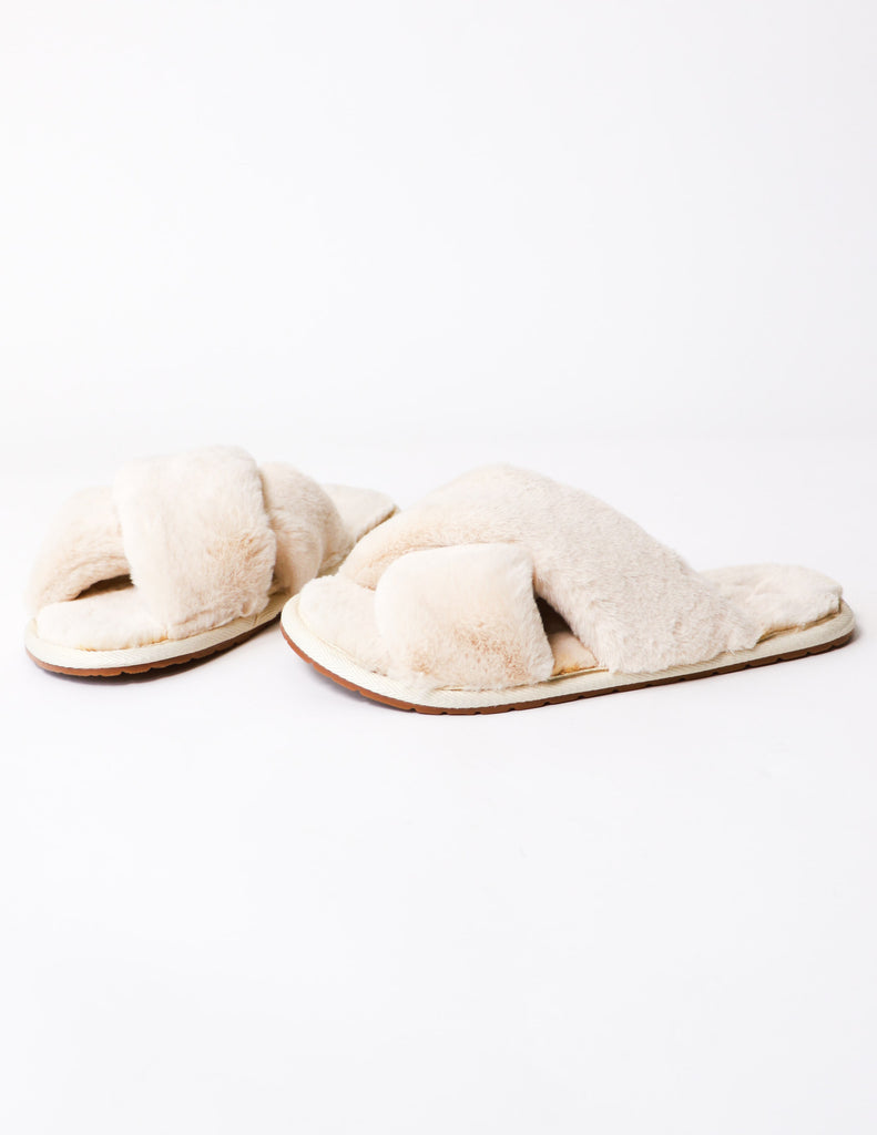 Fur the dreamers slipper in beige with criss cross straps and rubber sole