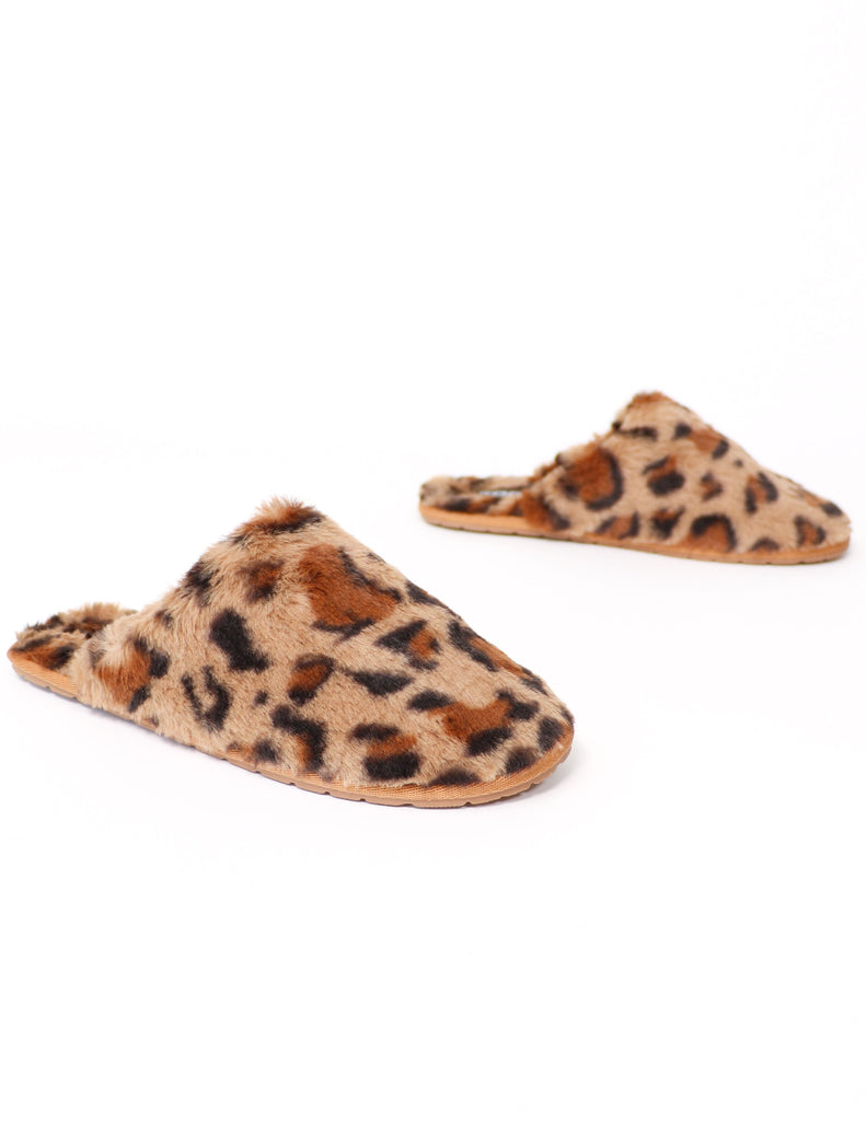 Close up of the closed toe fuzzy wuzzy leopard slippers - elle bleu shoes