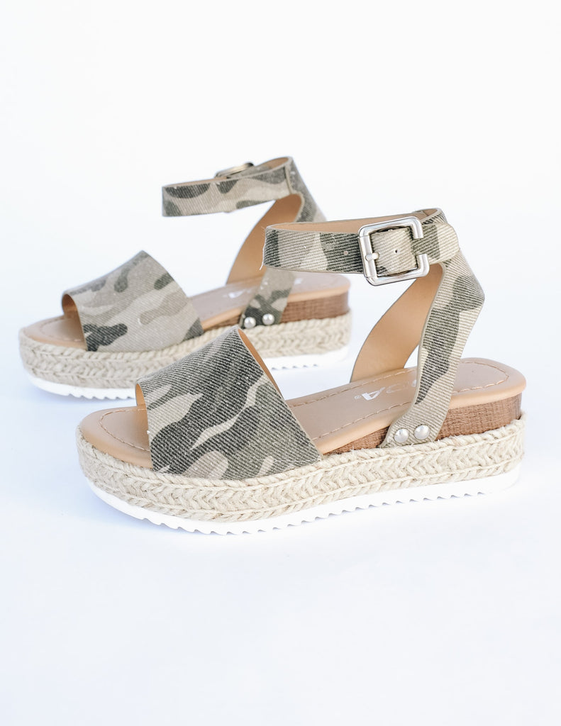 Camo walkin' on sunshine platforms with rope wrapped sole and faux wood