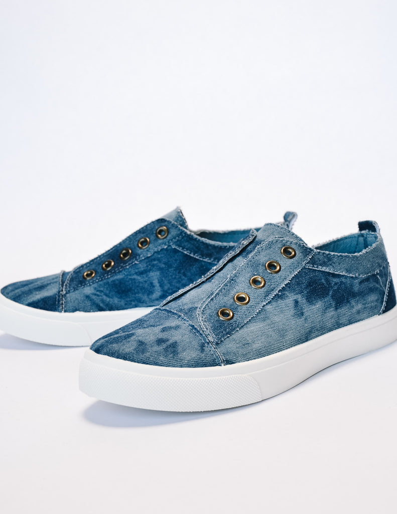 Denim get your sneak on sneaker on white background - elle bleu