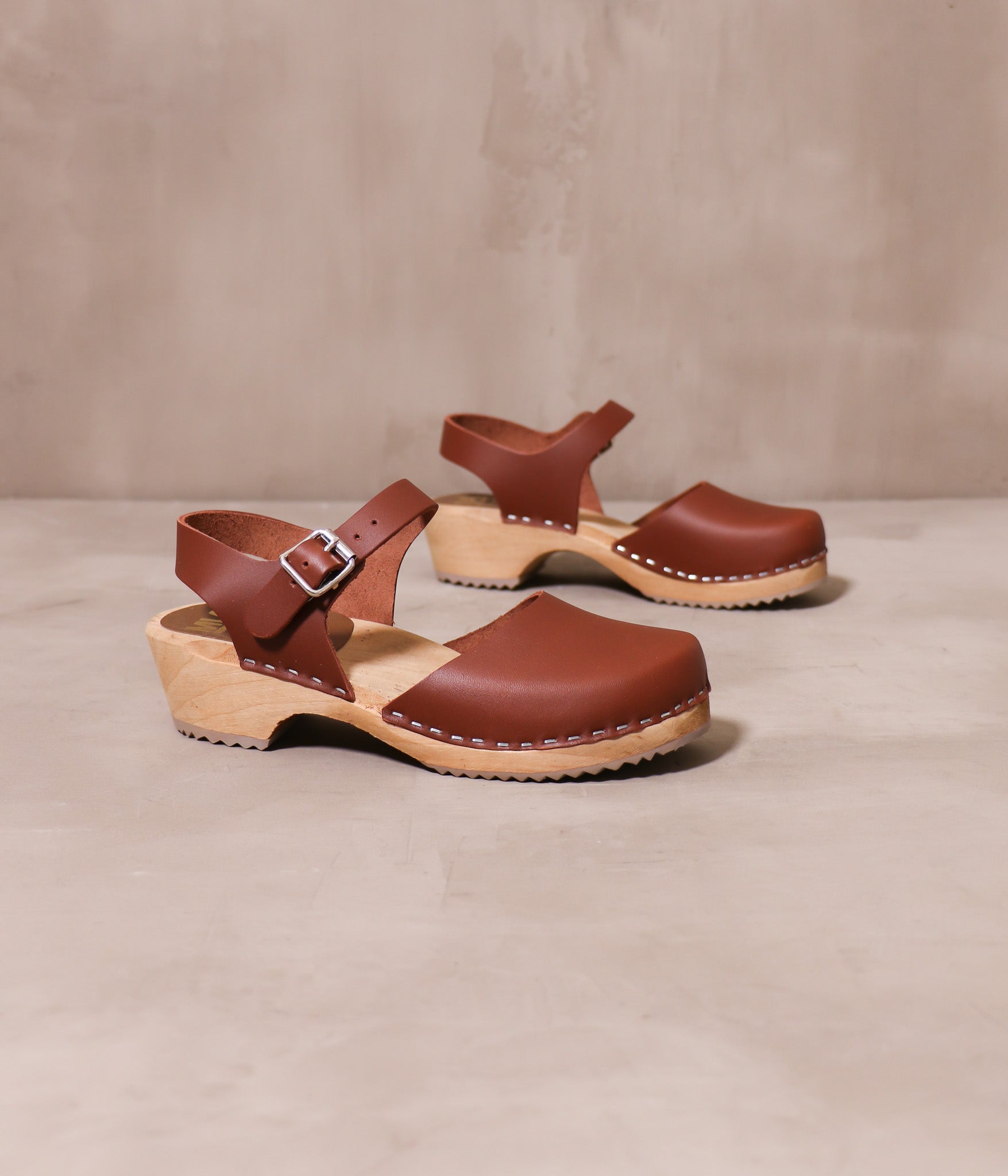 Mia Sofia Clog: Elevate Your Style with Comfortable Elegance