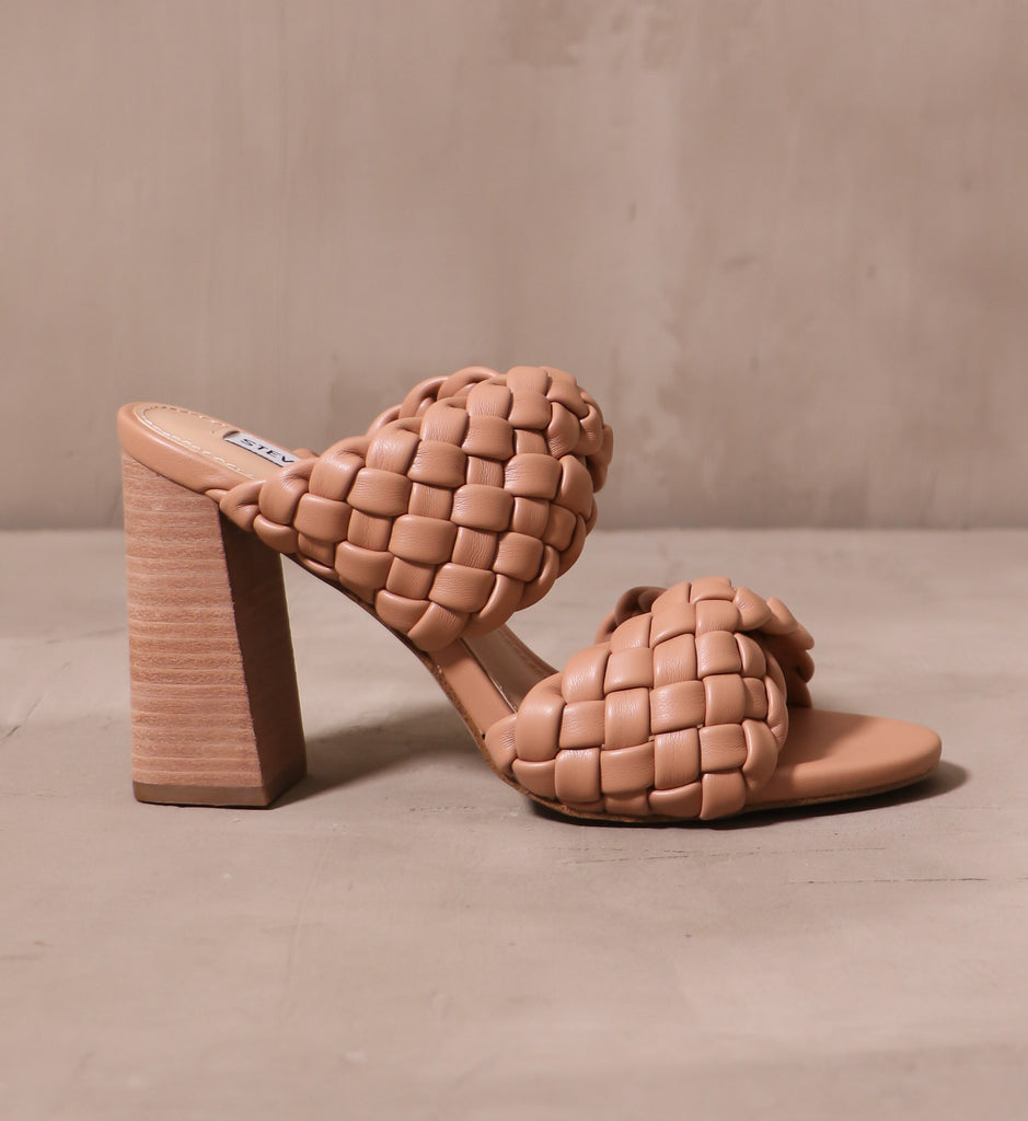 outer side of the braid in manhattan block heel with two thick woven leather straps