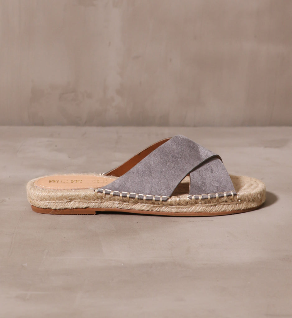 outer side of the gray espadrille you go with me slide with esparto with brown bottom 