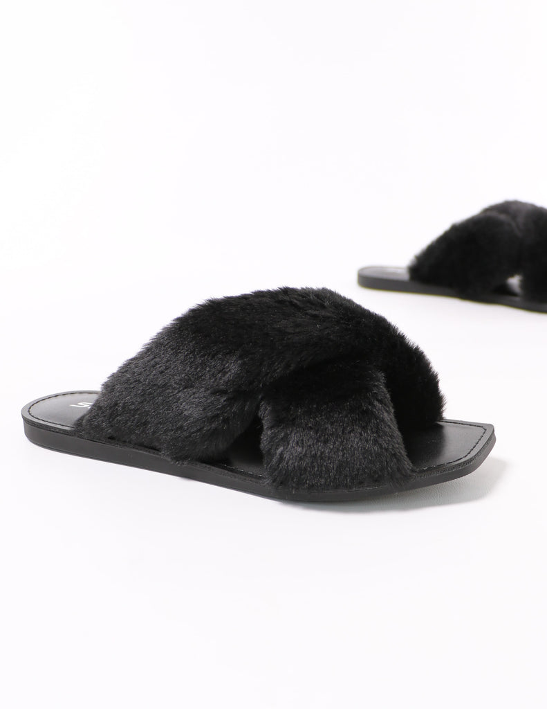 close up of the black fuzzy business fur slide - elle bleu shoes