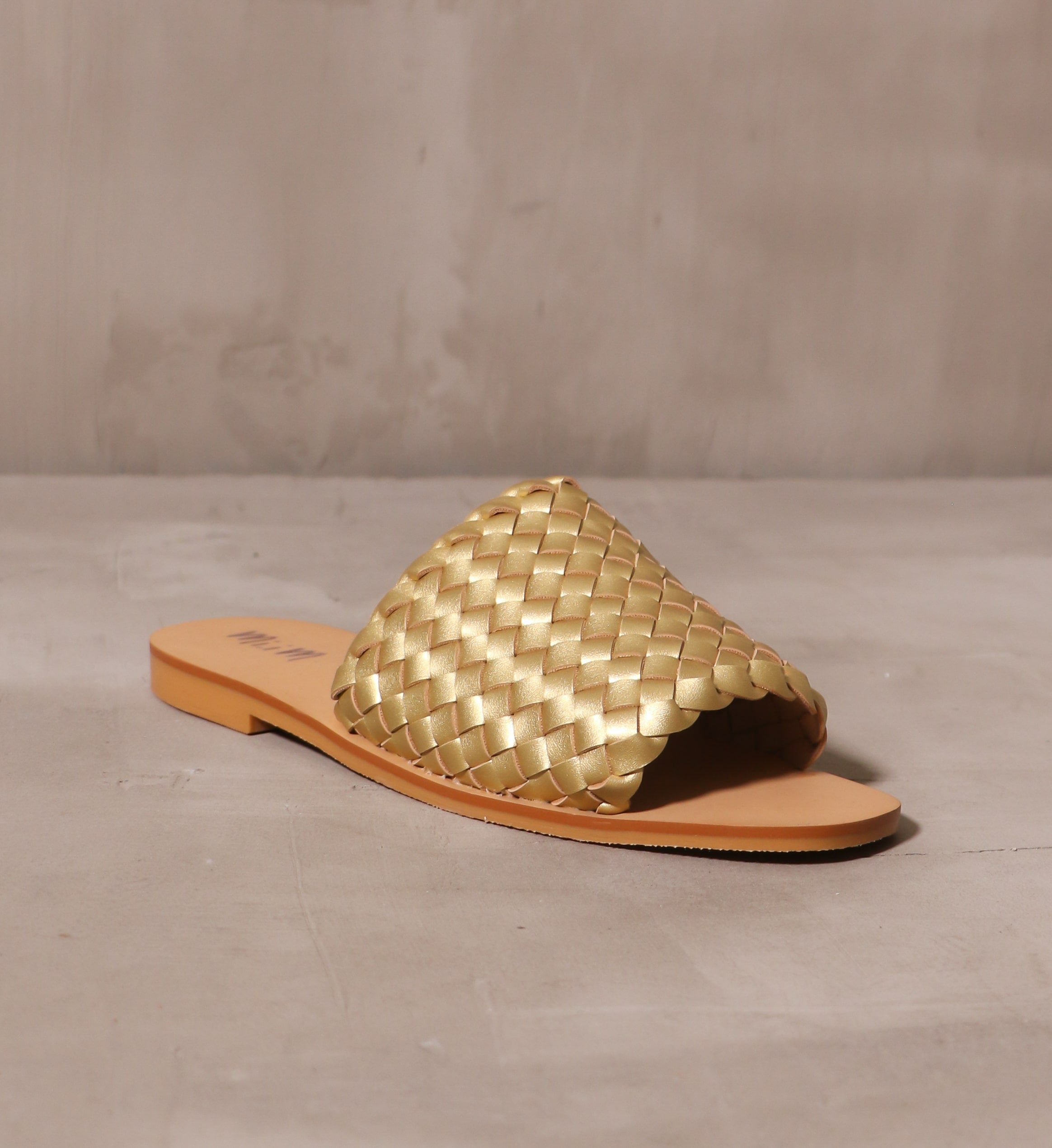 New heel sliders now available ✓ Inquiries- 8054949311 #godgiftfootwear  FEBINSTACODE1millonViews