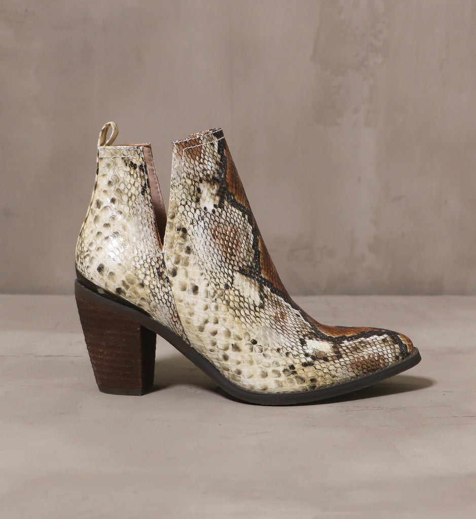 outer side of the snake my day ankle bootie with v-cut detail on ankle