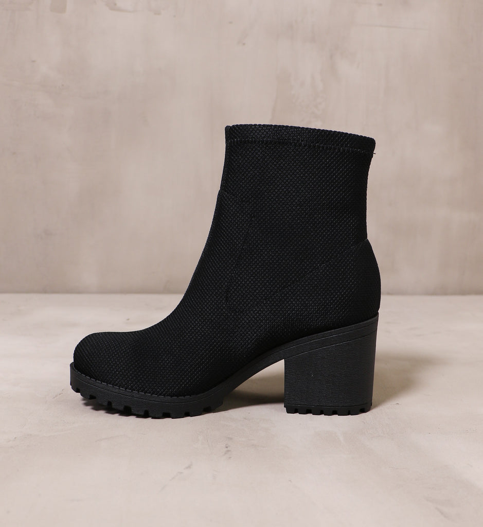 inner side of the all black stellar phenomena boot with chunky rubber lug sole