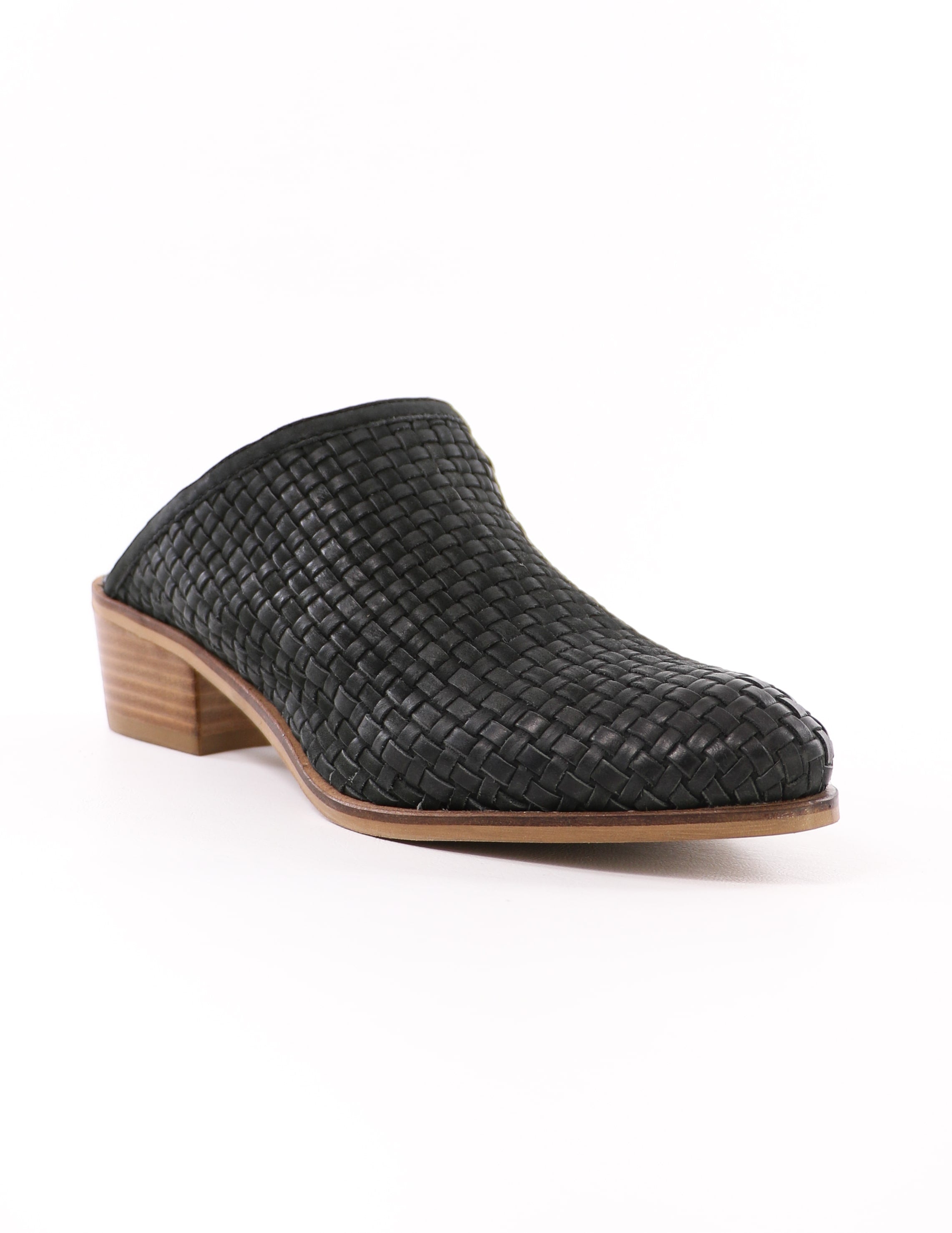 VOLATILE THE WOVEN ONE MULE - Black l Elle Bleu – Elle Bleu Shoes