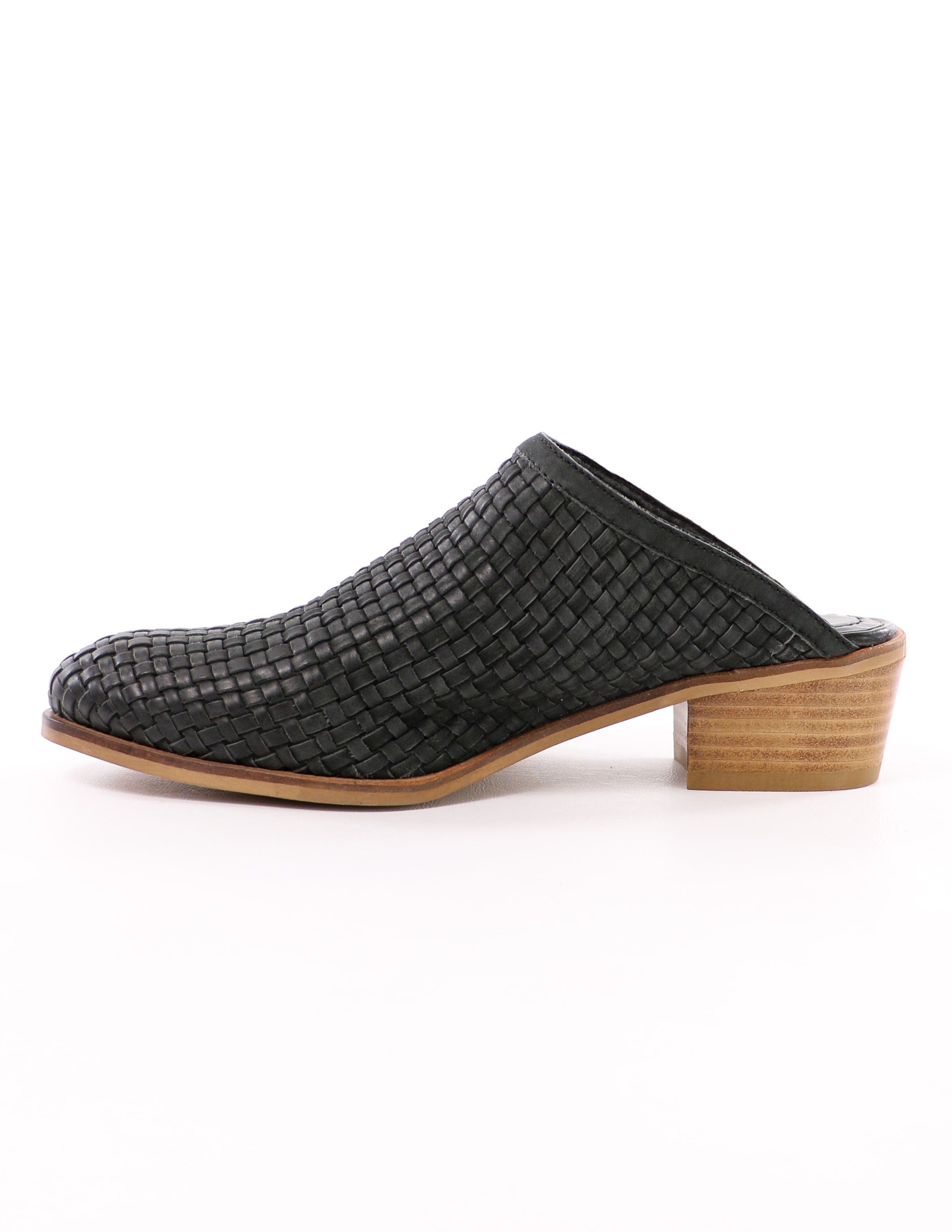 VOLATILE THE WOVEN ONE MULE - Black l Elle Bleu – Elle Bleu Shoes